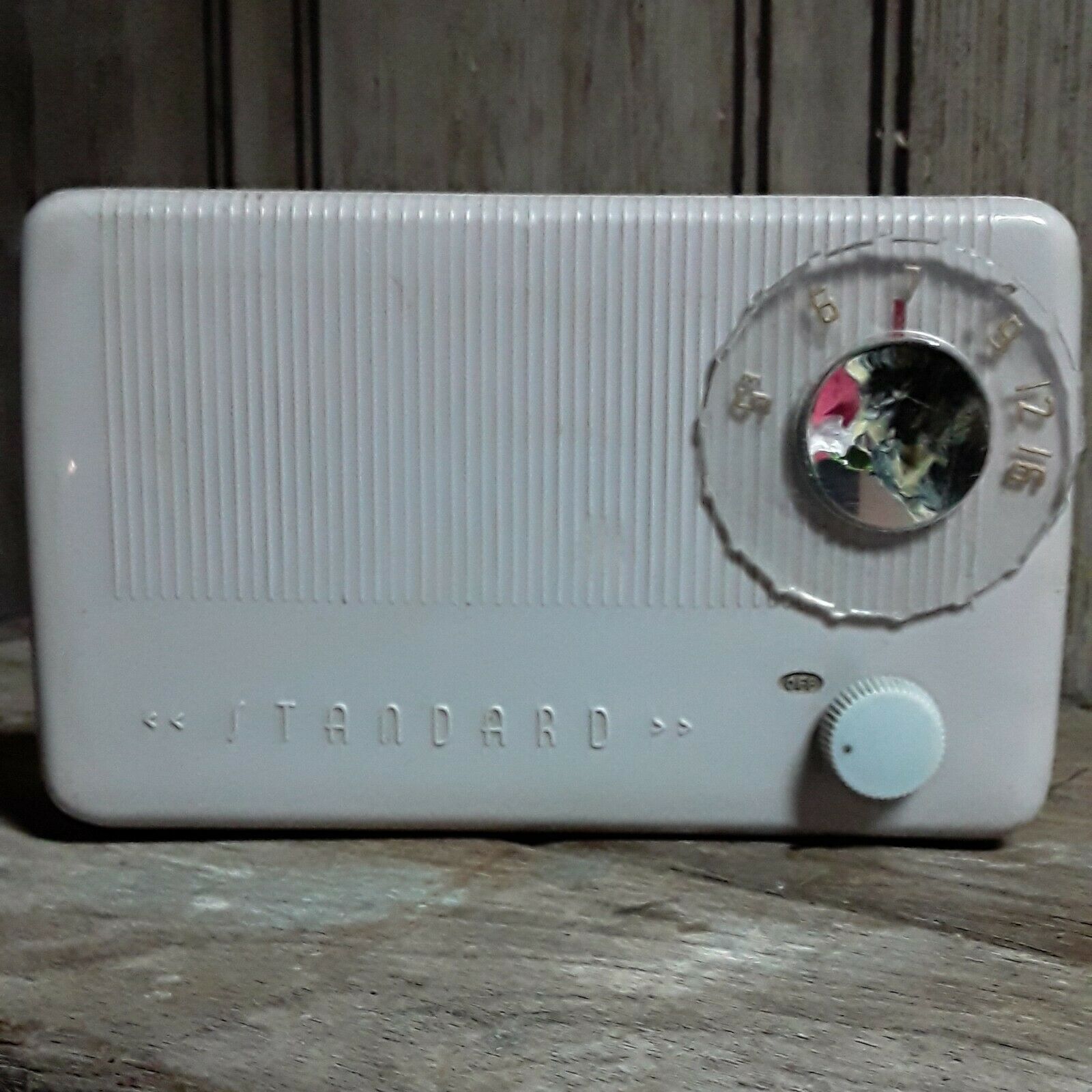 Standard Model Sr 100 3 Tube Portable Am Radio As Is