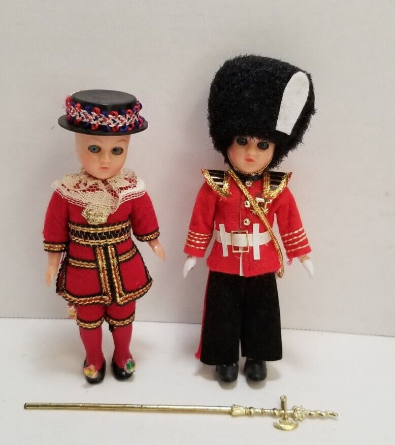 Vtg British Yeoman Beefeater & Queen's Palace Guard Drummer Sleepy Eye Doll Set