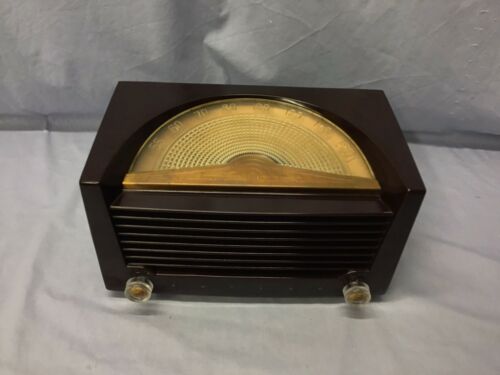 Vintage Philco Bakelite Tube Radio Model 52-940