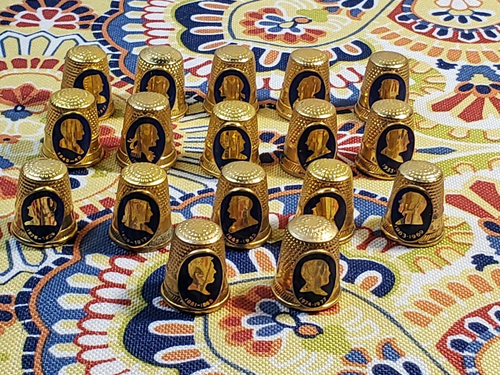 Hail To The Chief Presidential Gold-tone With Blue Silhouette Thimbles Set Of 17