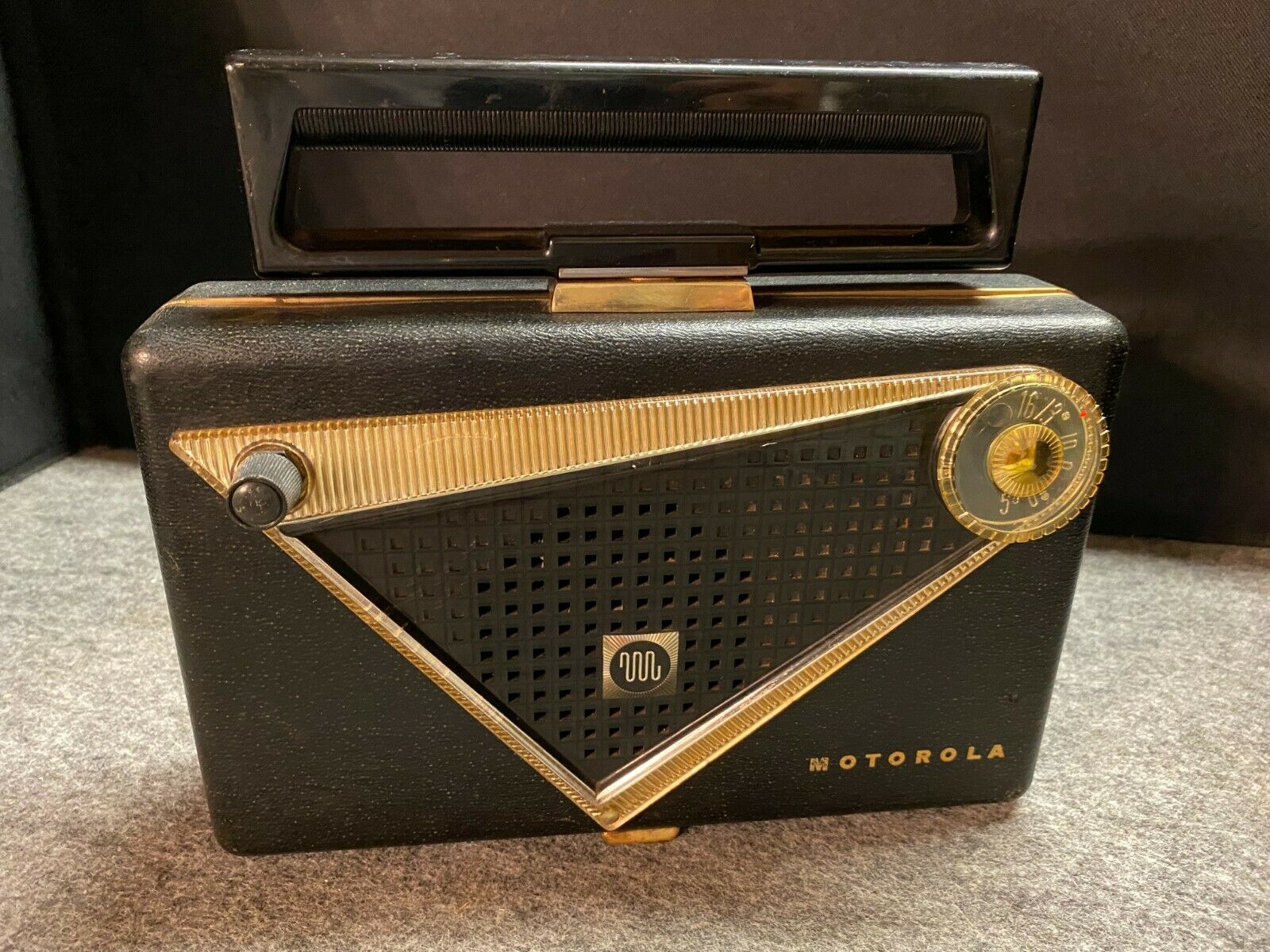 Vintage Motorola Model 55l1u 1950's Tube Radio