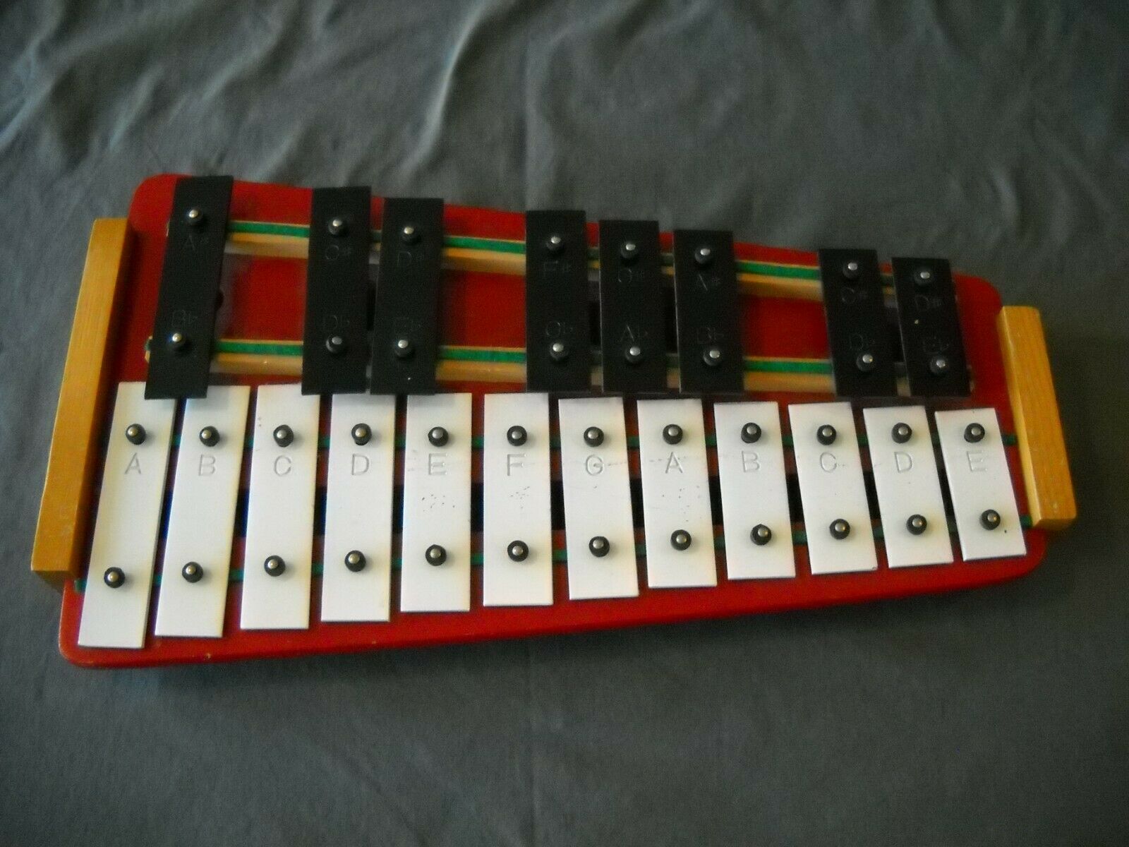 Vintage Toy Childs Xylophone 20 Metal Keys Flats And Sharps Wood Base Mcm